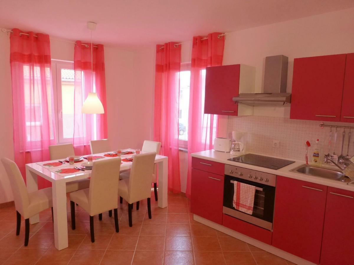 Apartments Kvesic Šilo Kültér fotó